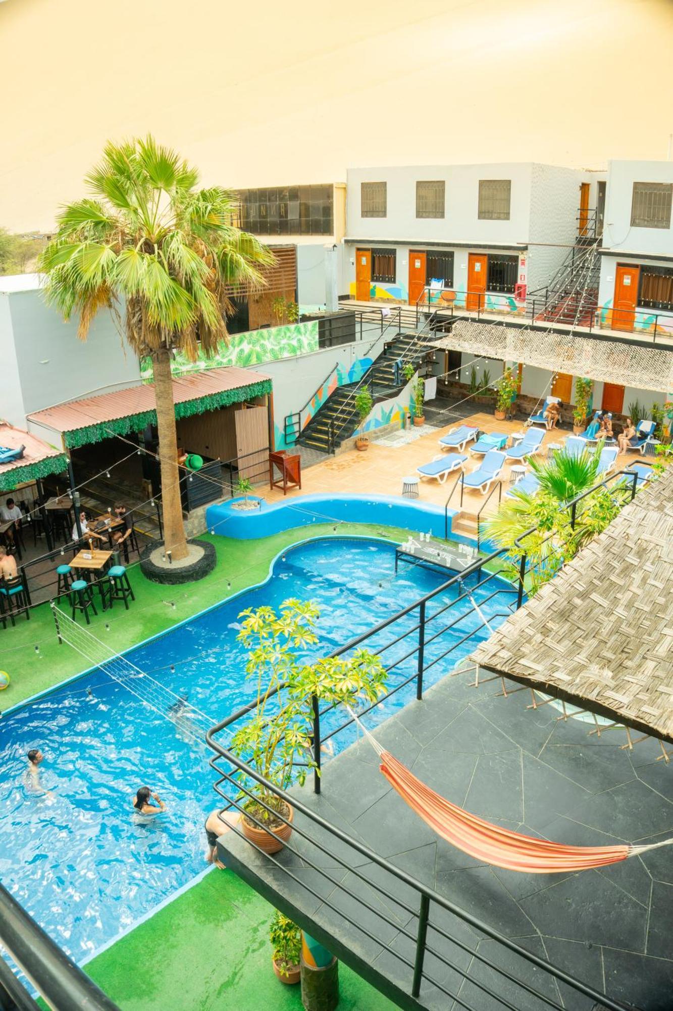 Wild Rover Huacachina Ика Экстерьер фото