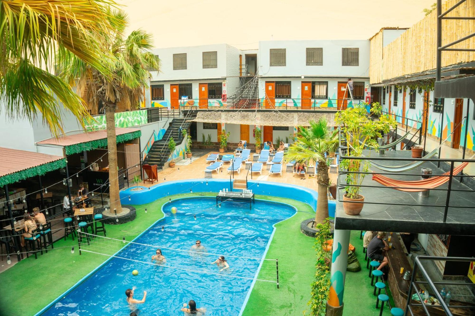 Wild Rover Huacachina Ика Экстерьер фото