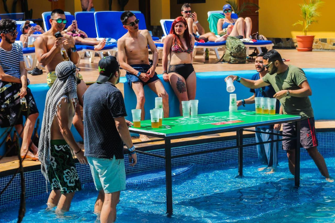 Wild Rover Huacachina Ика Экстерьер фото